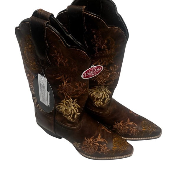 Laredo Woman’s Embroidered Brown Leather Cowboy Boots - Picture 2 of 3
